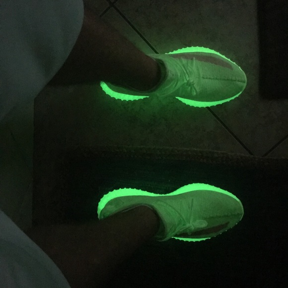 Yeezy’s - Picture 5 of 7